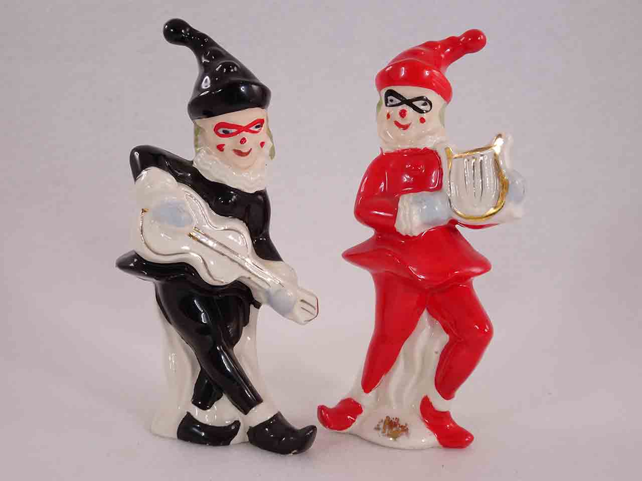 51381 Harlequin / clown / jester musicians salt and pepper shakers